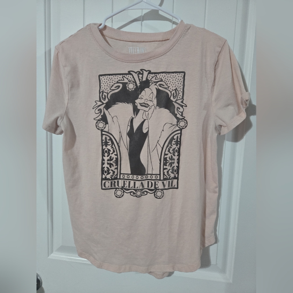 Disney Villains Cruella de Vil Graphic Tee | Pink Short Sleeve Shirt